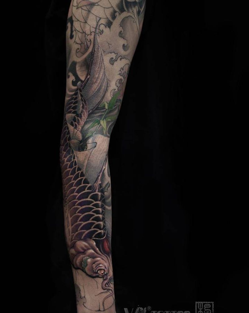 《紫气东来.鸿运当头》纹身图片_手臂手部老传统新传统鲤鱼花臂彩色纹身图案
