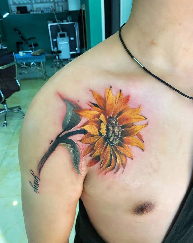 向日葵纹身图片_胸部水彩纹身图案