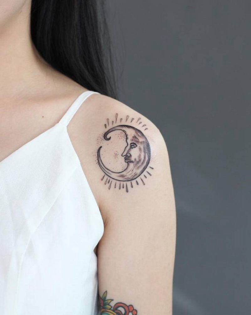 肩头月亮纹身图片_肩部月亮纹身图案