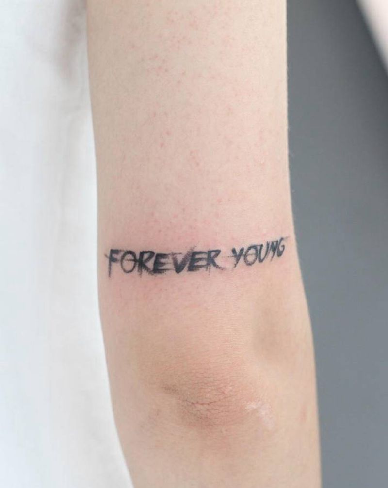 小字母纹身图片_手臂小字母小清新纹身图案