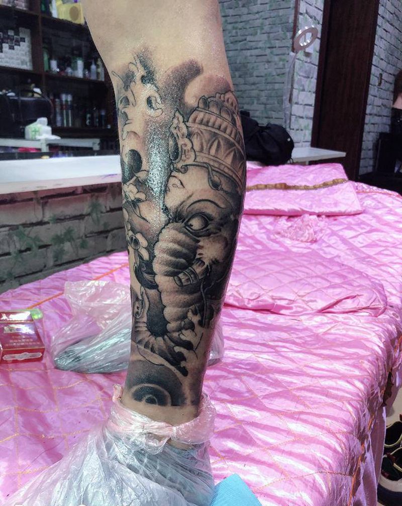 象神纹身图片_腿部新传统纹身图案