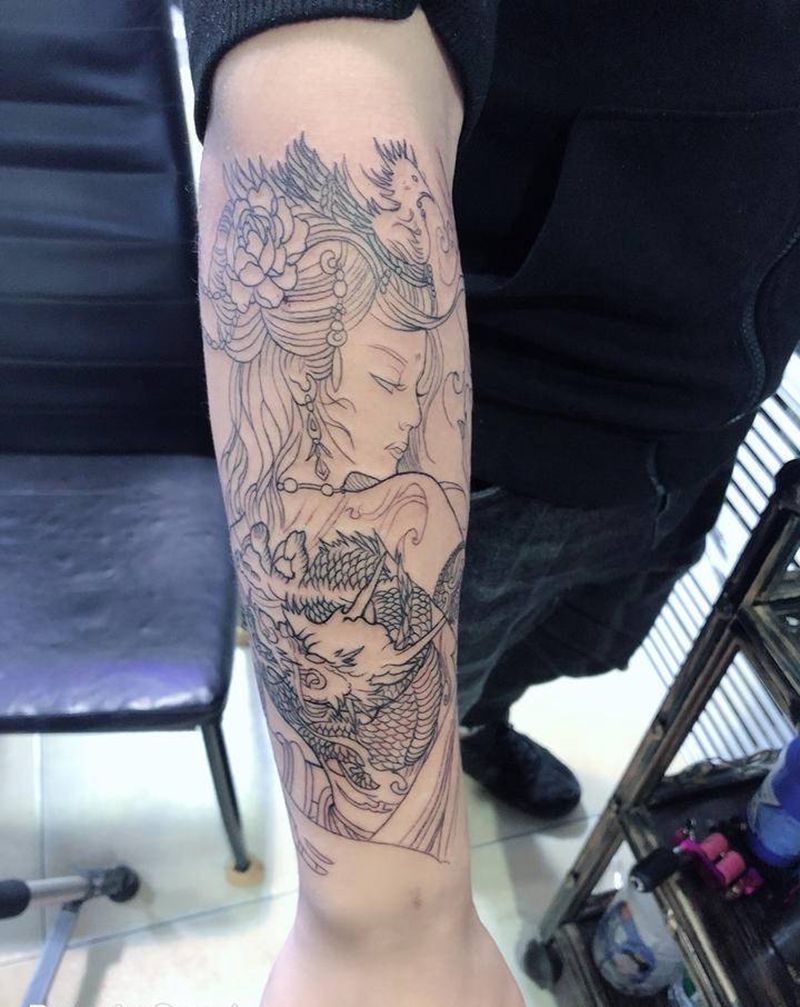龙女纹身图片_手臂新传统纹身图案