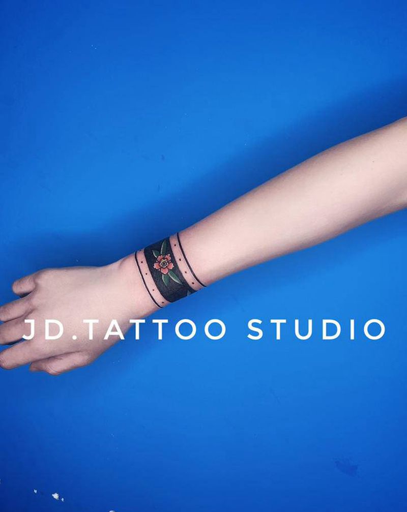 old school臂环纹身图片_手臂Old School臂环纹身图案