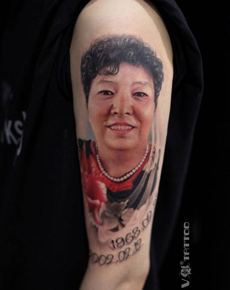 母亲节最好的礼物纹身图片_手臂欧美写实母亲节肖像纹身图案