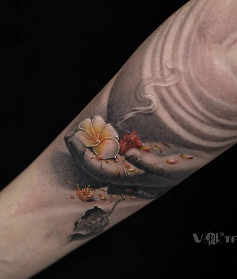 佛手观音莲…纹身图片_手臂新传统欧美写实佛手传统佛纹身图案