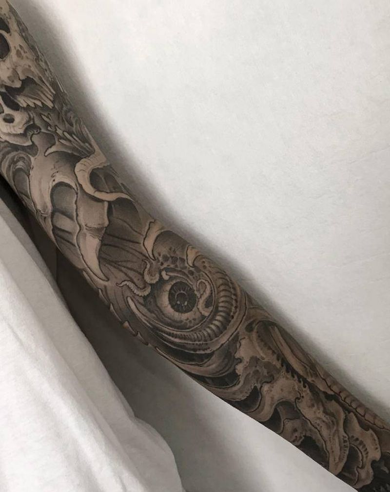 生化臂纹身图片_手臂欧美写实生化机械花臂纹身图案