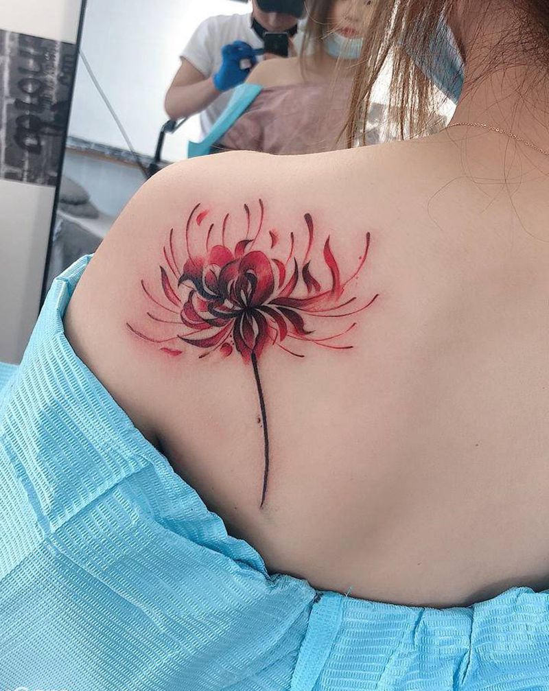 彼岸花纹身图片_背部水彩纹身图案