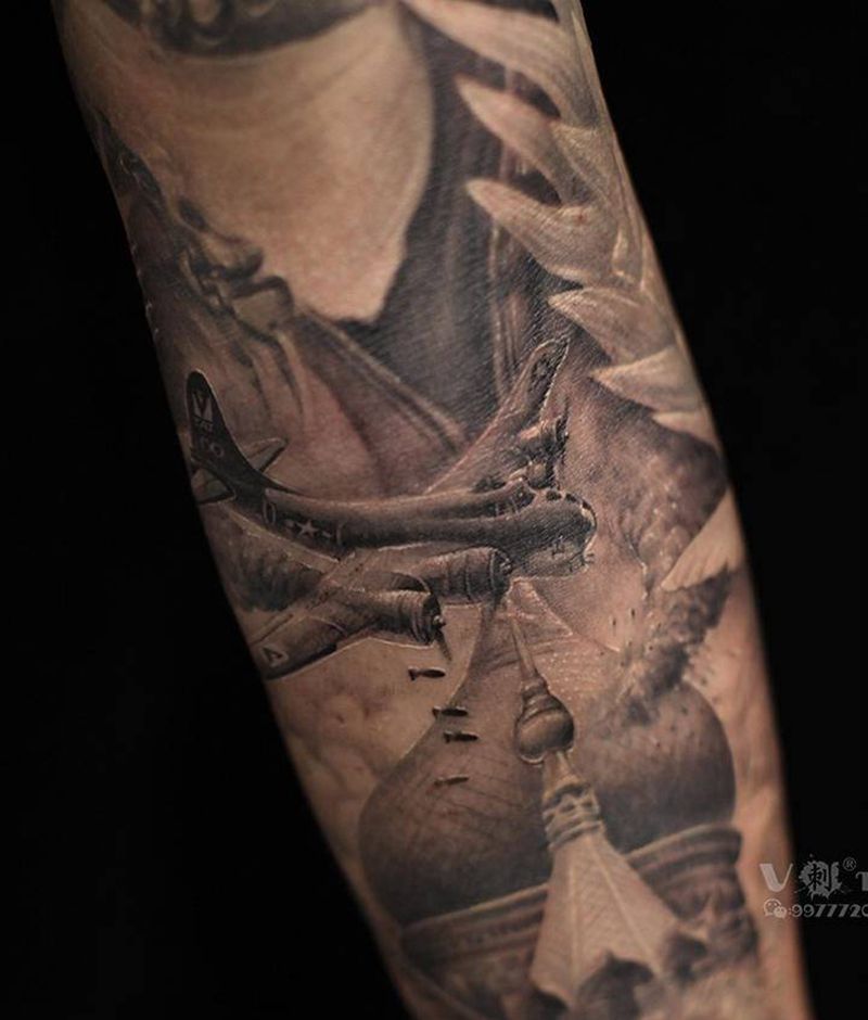 轰炸机！纹身图片_手臂欧美写实欧美写实轰炸机纹身图案