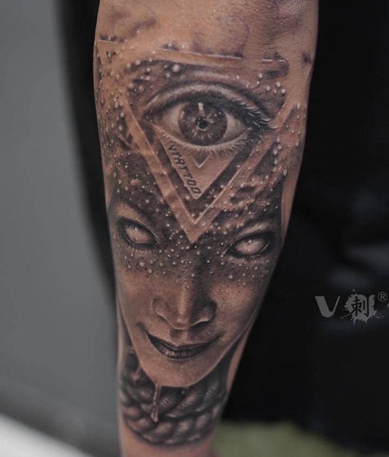 禁锢只爱…纹身图片_手臂欧美写实欧美人物上帝之眼纹身图案
