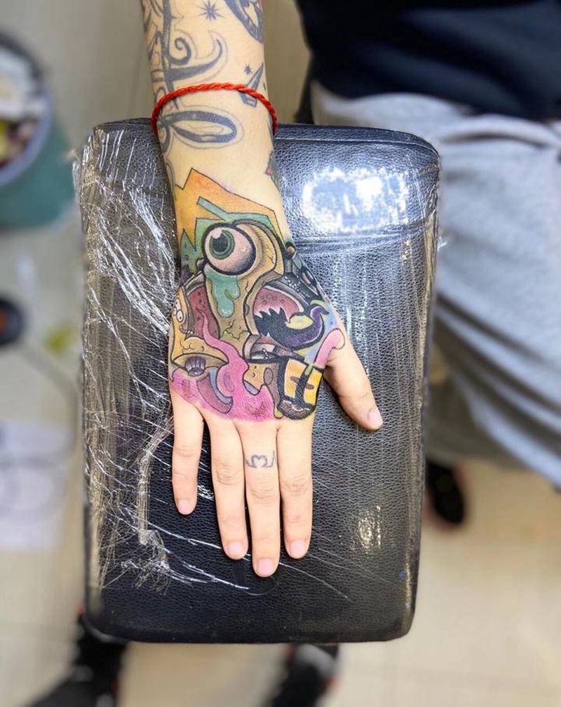 纹身机纹身图片_手部New School纹身图案