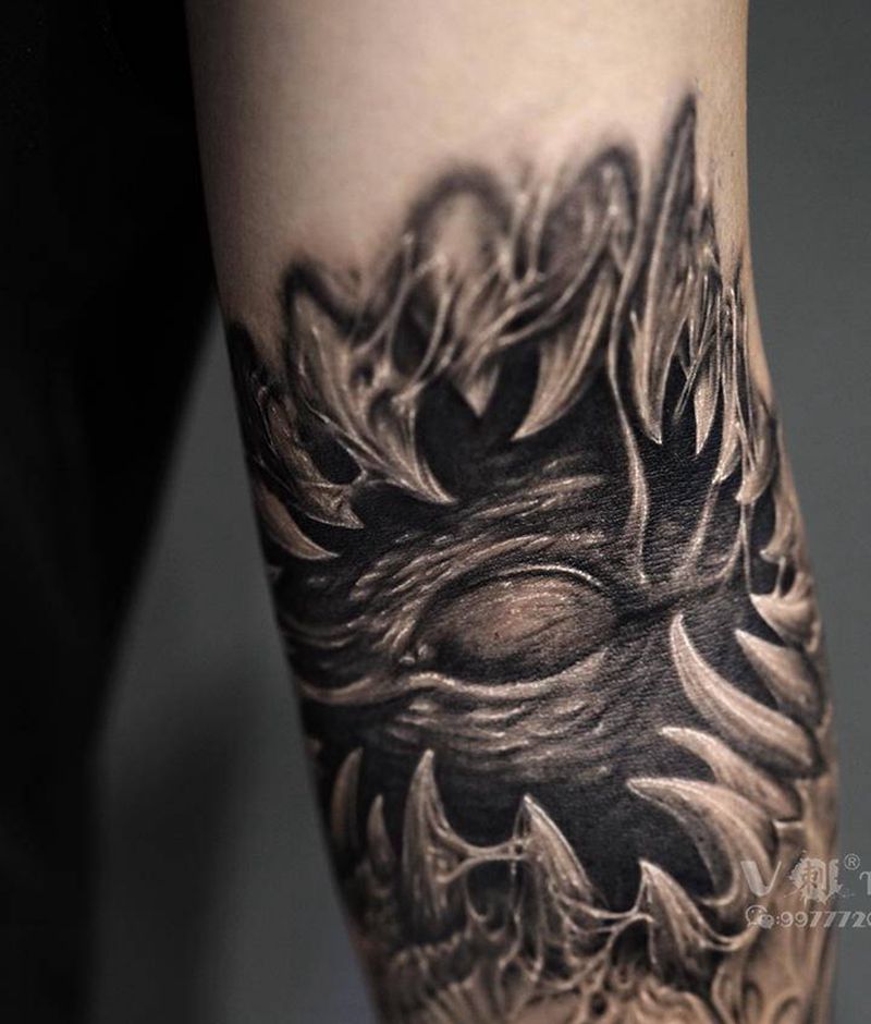 齿目纹身图片_手臂欧美写实眼睛欧美写实纹身图案