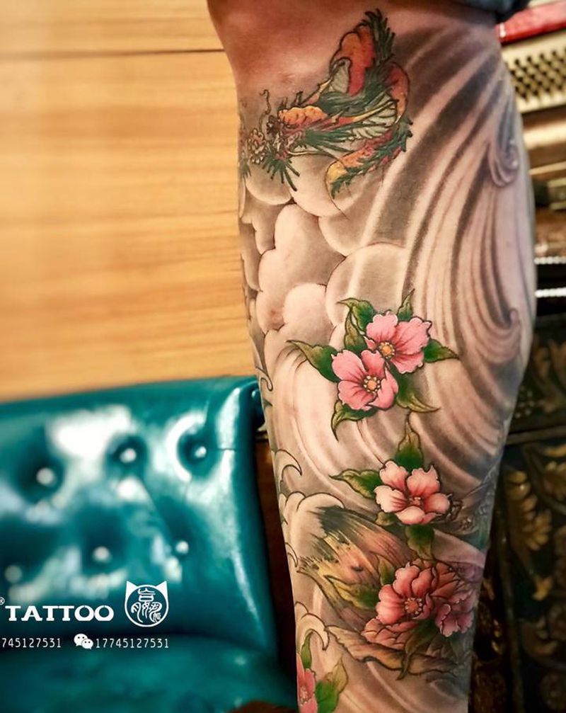 原创/鱼跃龙门纹身图片_腿部新传统鱼鳌鱼樱花纹身图案