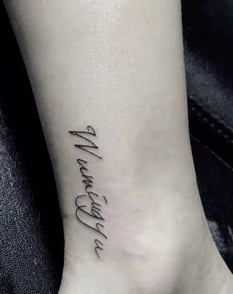 遮盖字母纹身图片_脚部Old School纹身图案