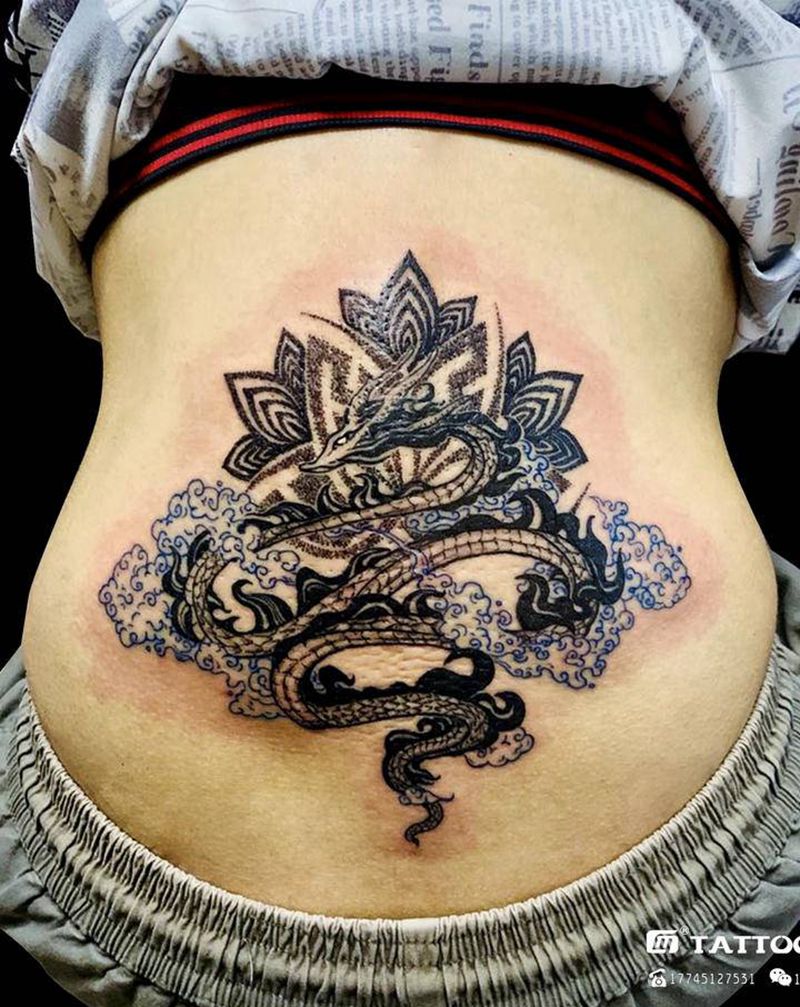 龙纹身图片_背部臀部点刺水彩龙梵花原创纹身图案