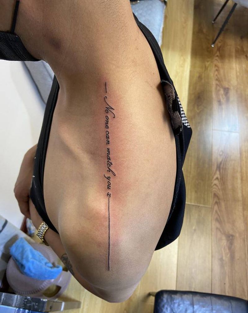 字母纹身图片_肩部小清新纹身图案