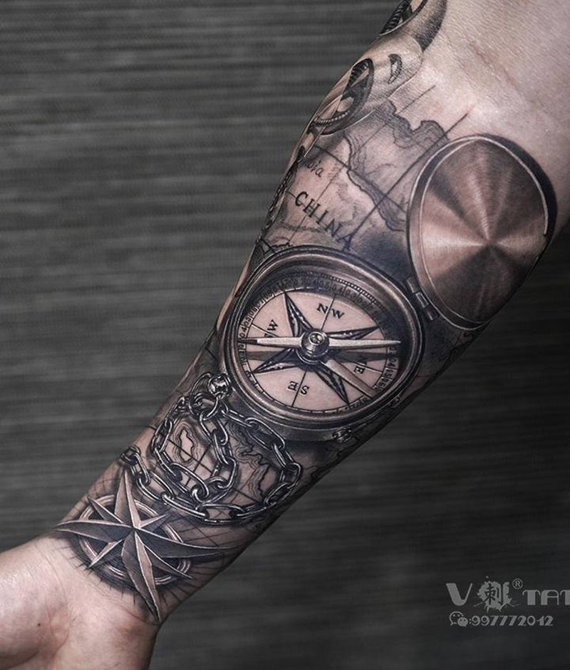 指南针纹身纹身图片_手臂欧美写实指南针罗盘欧美纹身图案
