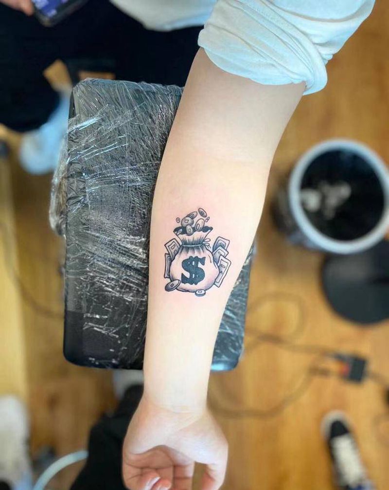 钱袋纹身图片_手臂小清新纹身图案