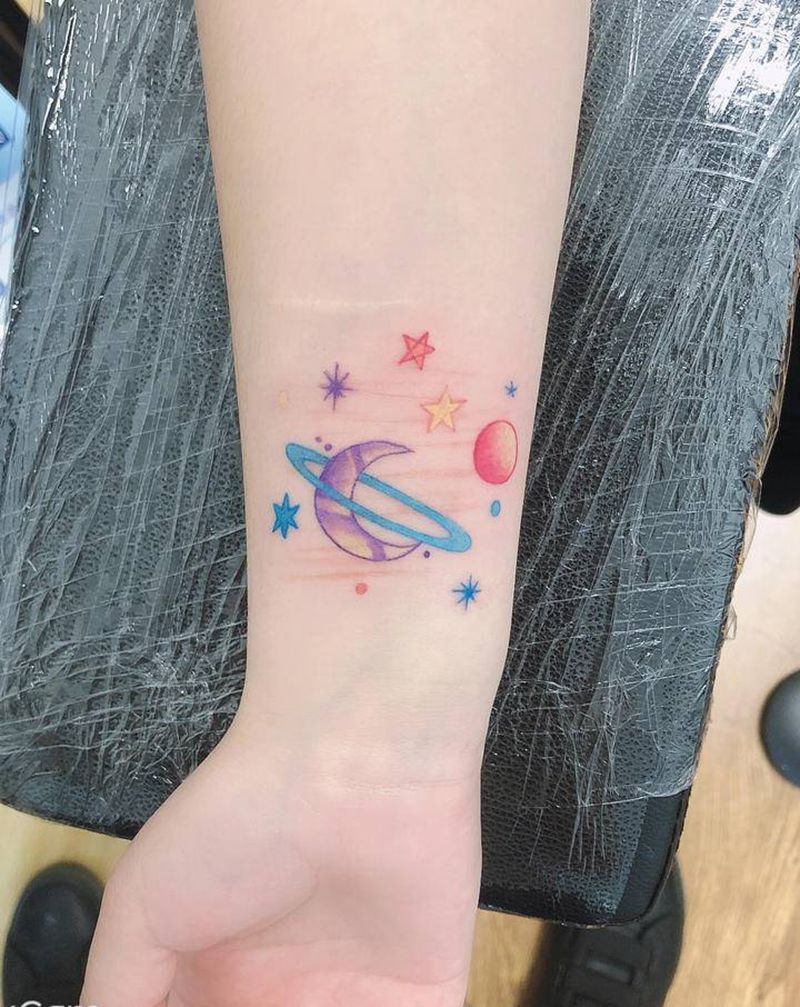 月亮纹身图片_手臂水彩纹身图案