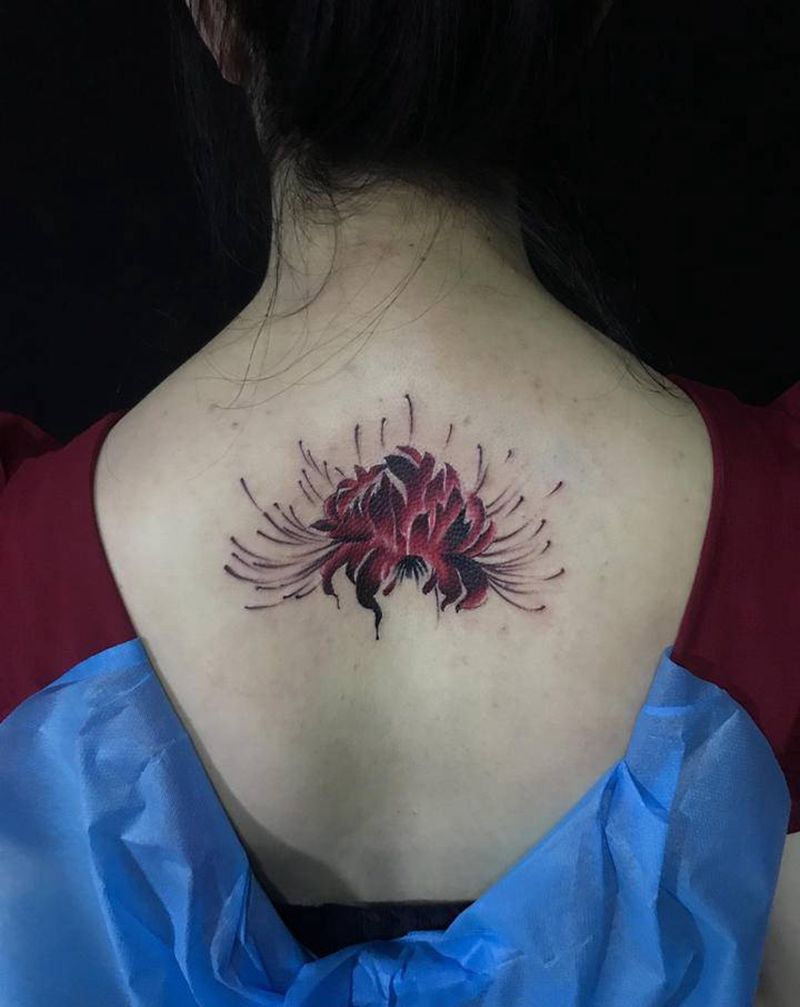 彼岸花纹身图片_背部纹身图案