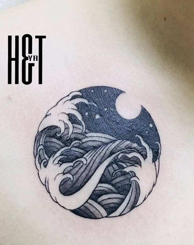 传统小图遮盖纹身图片_胸部新传统浪花纹身图案