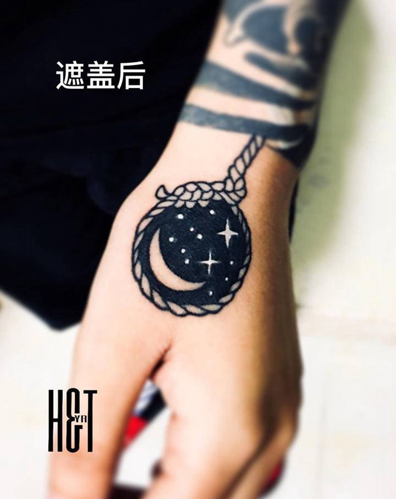 遮盖ex纹身图片_手部New School遮盖black work纹身图案