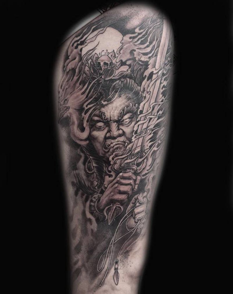 不动明王尊纹身图片_腿部新传统写实纹身图案