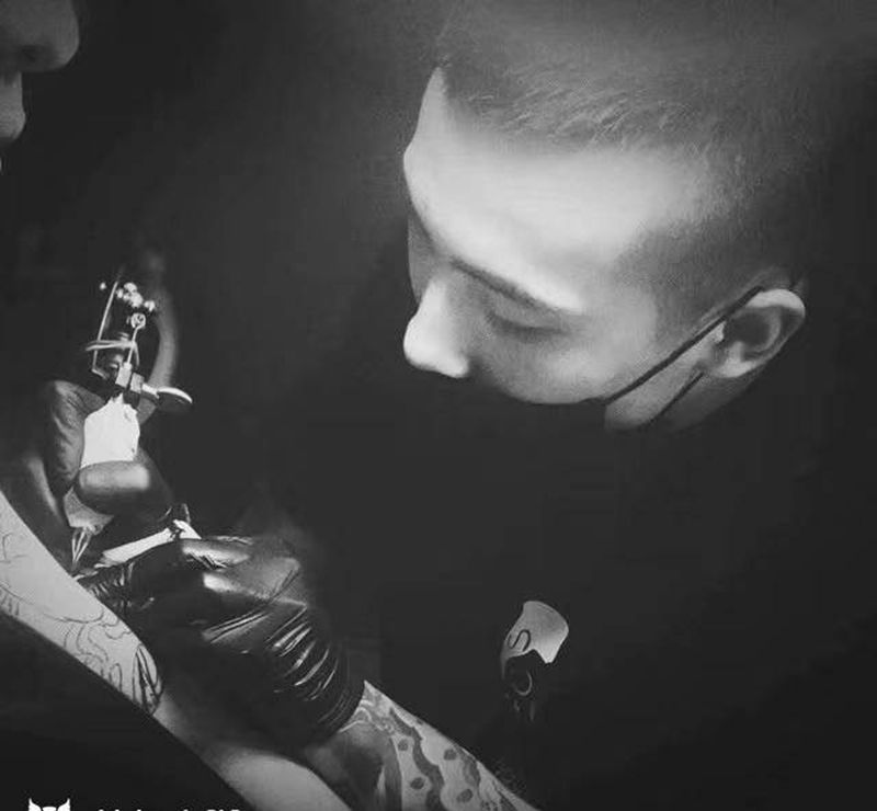 哈哈纹身图片_欧美写实纹身图案