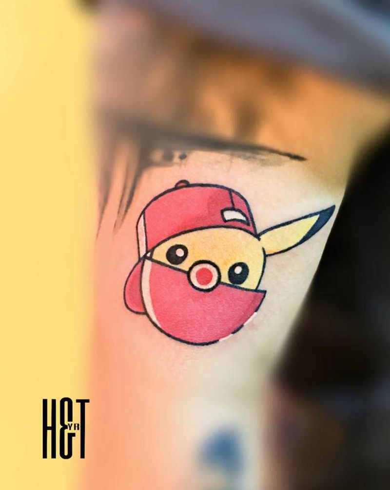 精灵球皮卡丘纹身图片_手臂New School皮卡丘动画精灵球纹身图案