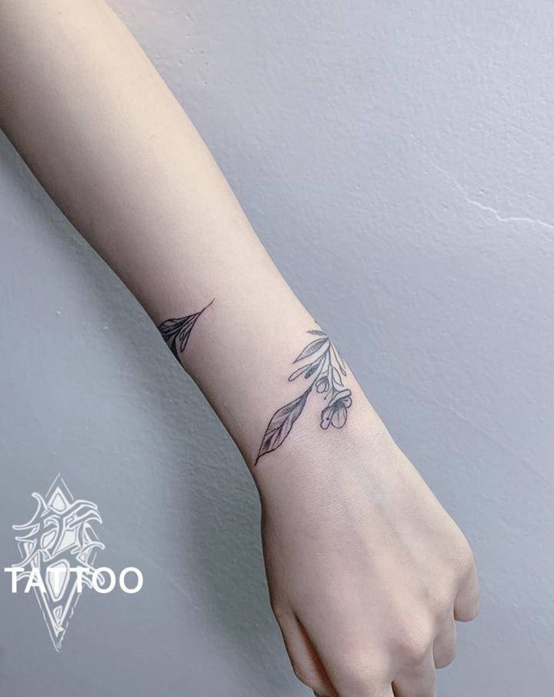 手腕花纹身纹身图片_手部手臂花纹身图案