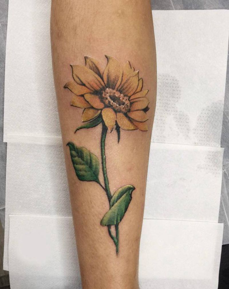 向日葵纹身图片_腿部纹身图案