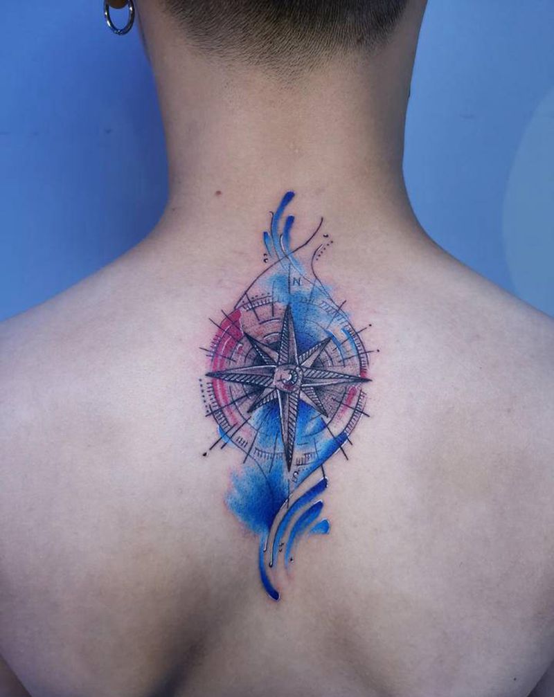指南针纹身图片_颈部水彩纹身图案