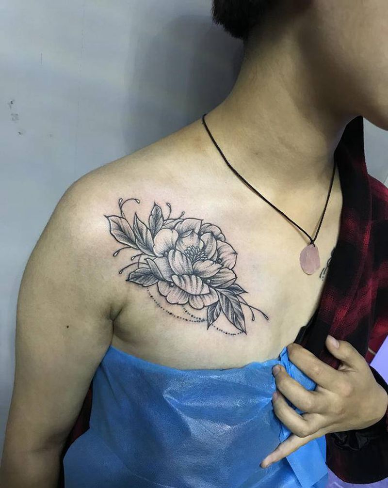 素花纹身图片_肩部点刺纹身图案