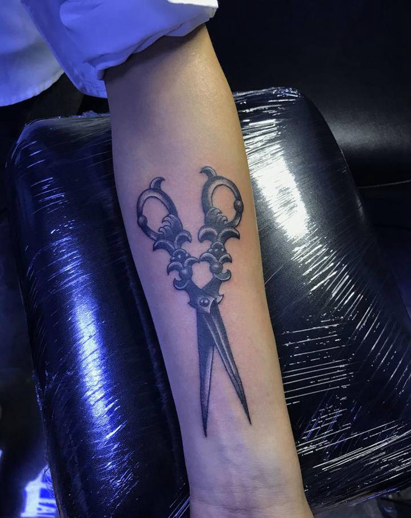 School剪刀✂️纹身图片_手臂Old School纹身图案