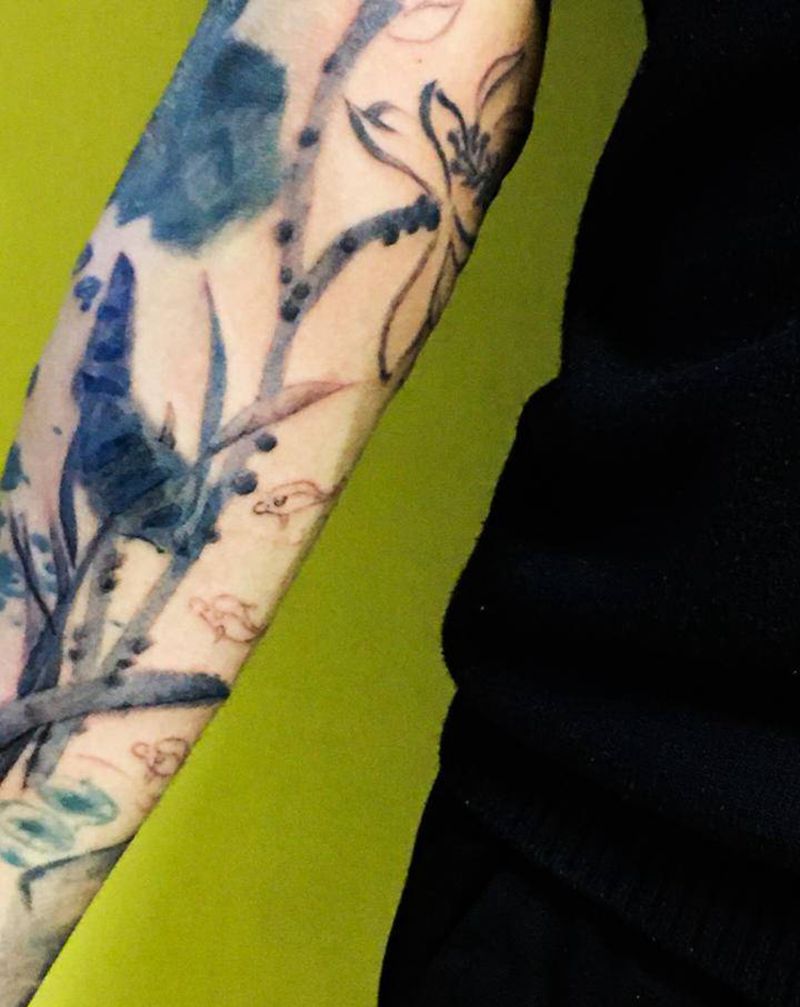 写意花臂（未完成）纹身图片_手臂水墨水彩写意荷花纹身图案