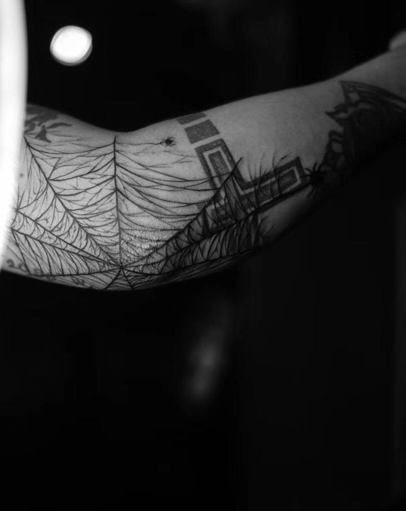 蜘蛛网纹身图片_几何纹身图案