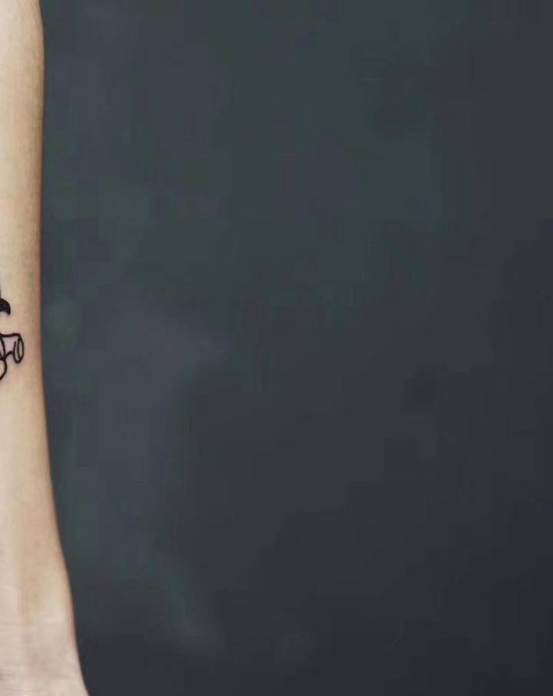 小熊维尼纹身图片_手臂图腾动画可爱纹身图案