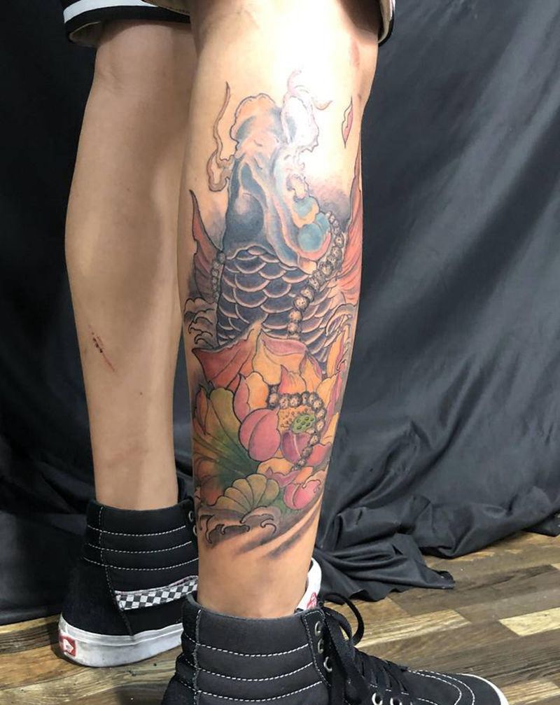 鲤鱼纹身图片_腿部新传统纹身图案