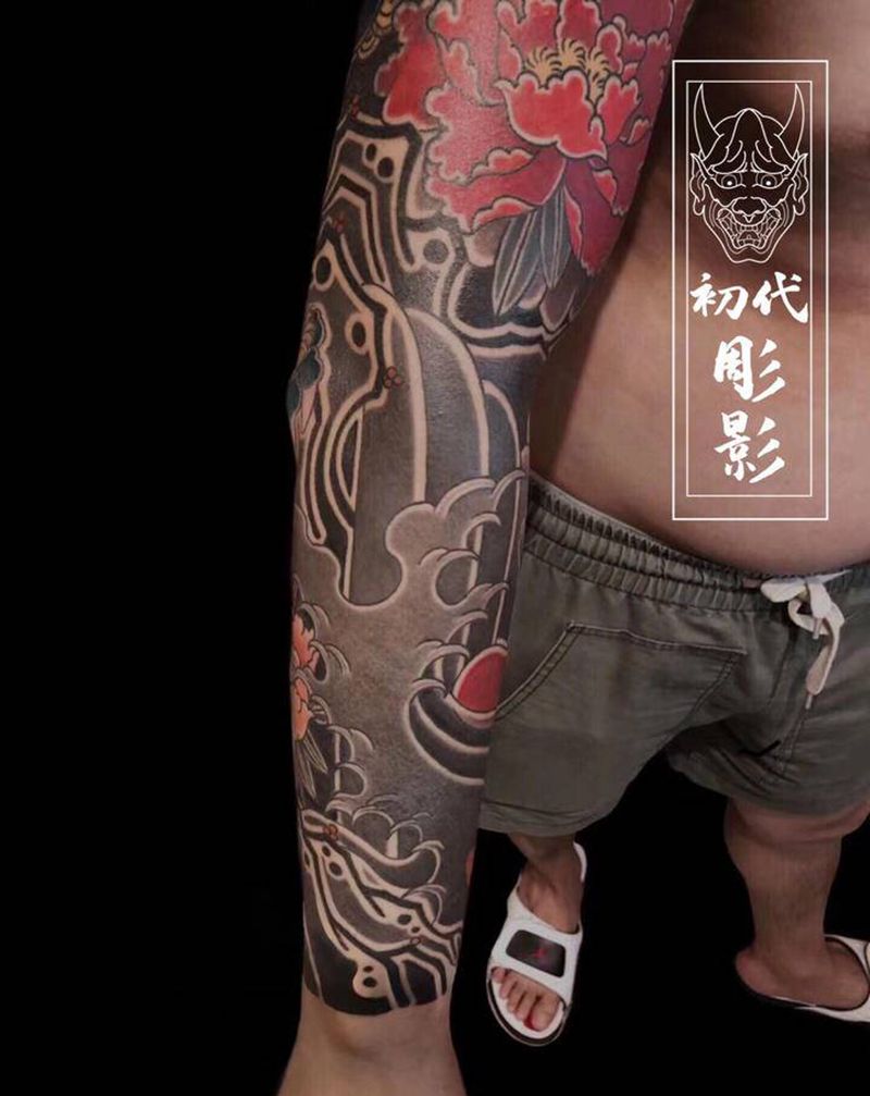 日式传统纹身图片_手臂老传统唐狮子天狗牡丹纹身图案