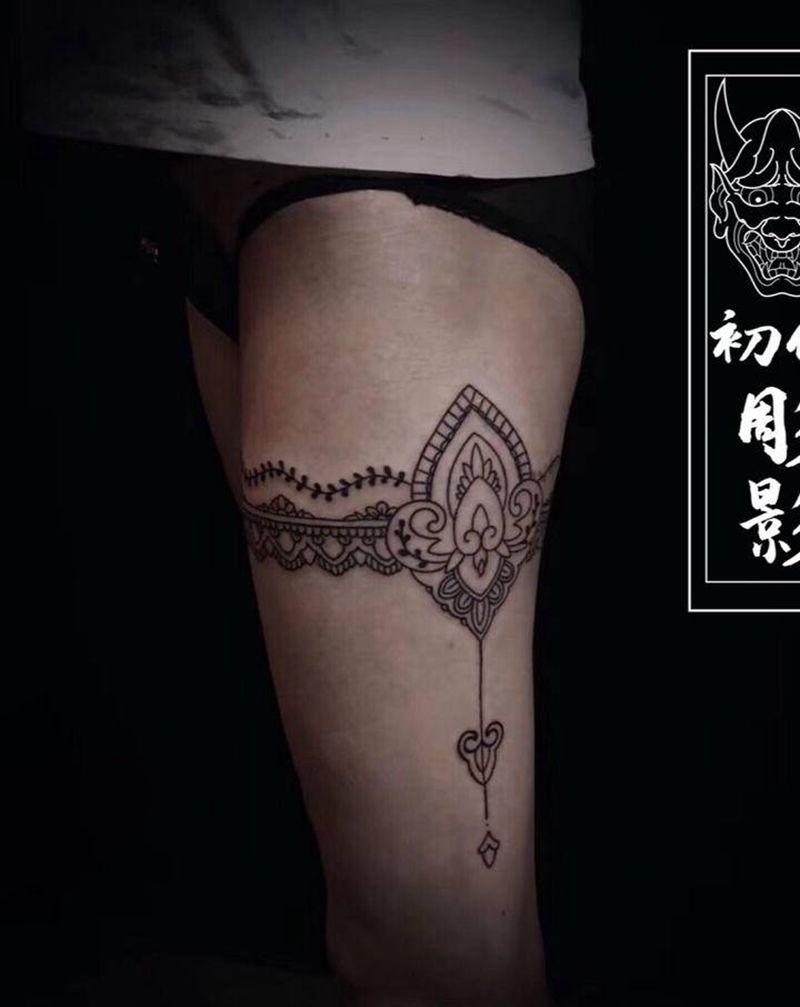 腿环纹身图片_腿部几何大腿蕾丝腿环纹身图案