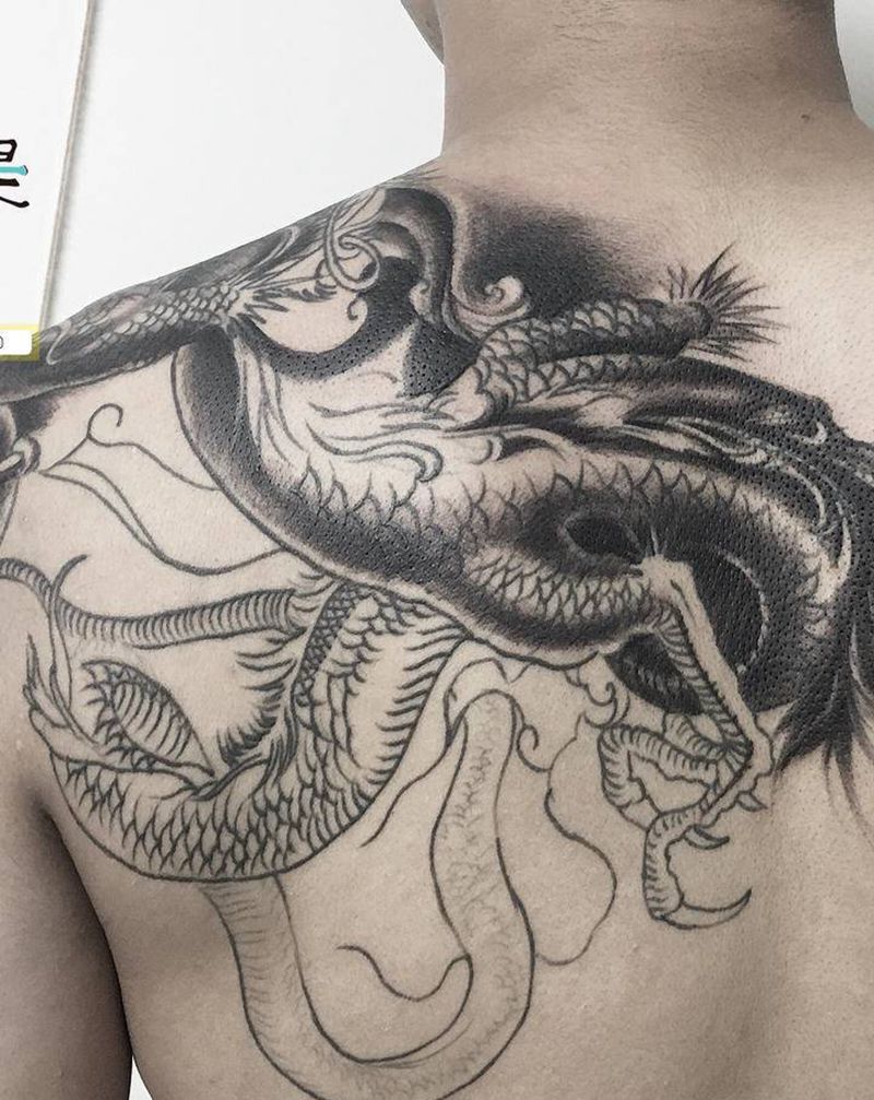 过肩龙进度纹身图片_肩部背部老传统过肩龙纹身图案