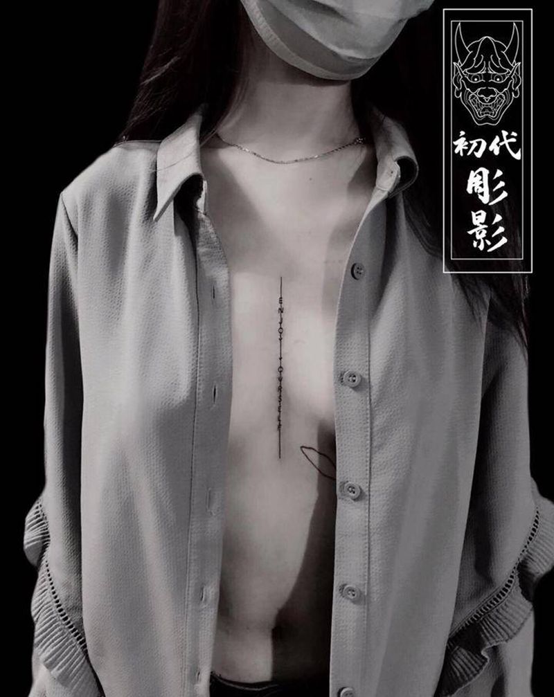 线纹身图片_胸部纹身图案