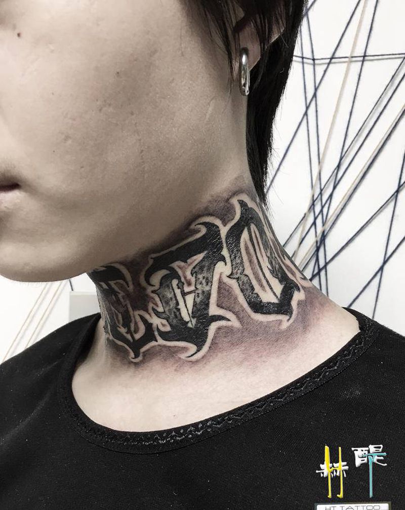 花体字freedom纹身图片_颈部花体字纹身图案