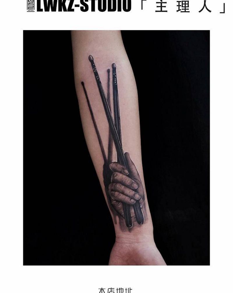 架子鼓（鼓棒）纹身图片_手臂欧美写实纹身图案