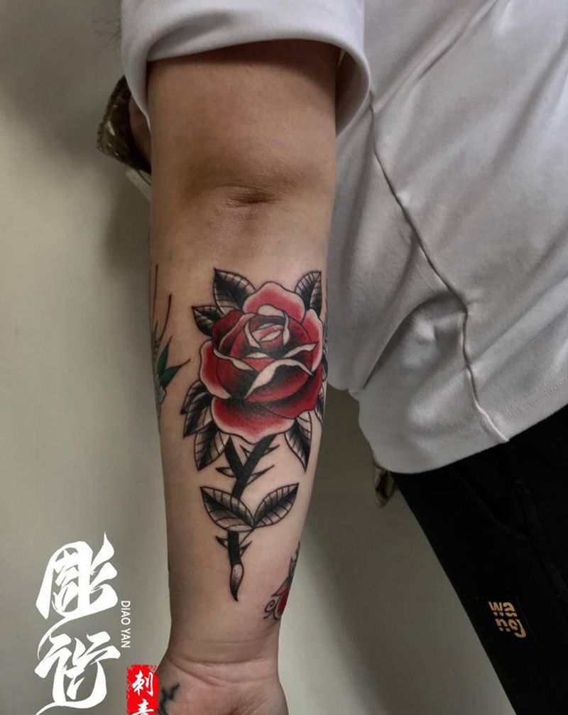 玫瑰纹身图片_手臂Old School纹身图案