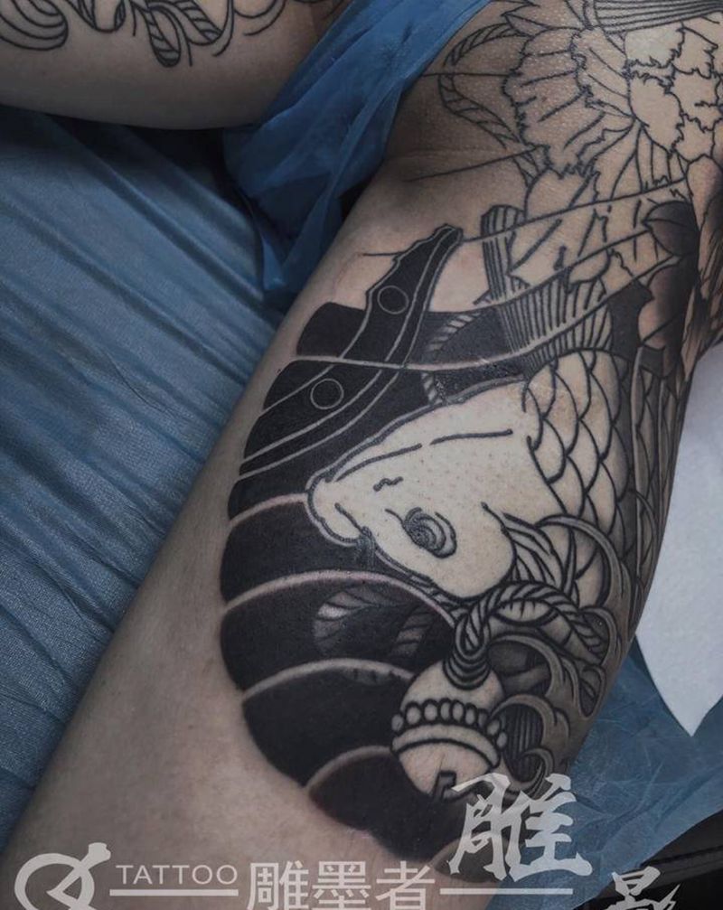 日式满背纹身图片_背部老传统人物鱼牡丹纹身图案