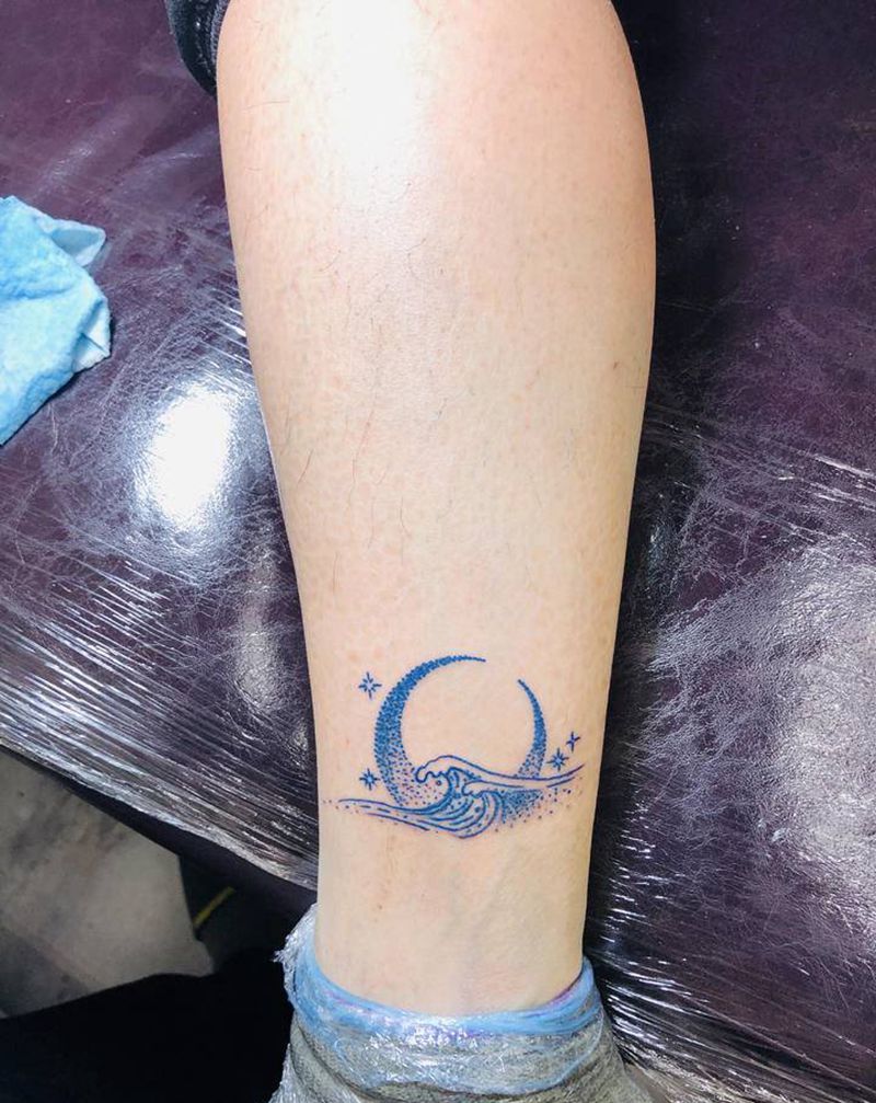蓝月亮纹身图片_脚部纹身图案