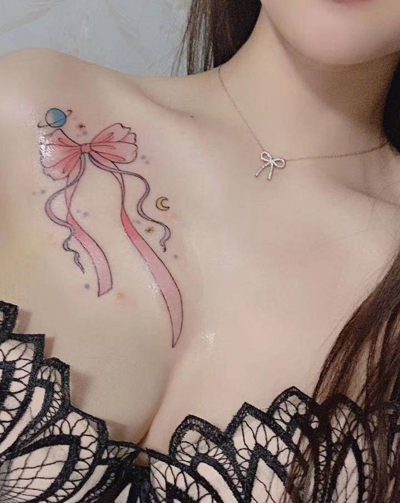 蝴蝶结纹身图片_颈部New School纹身图案