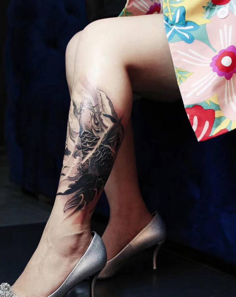 鱼纹身图片_腿部新传统纹身图案