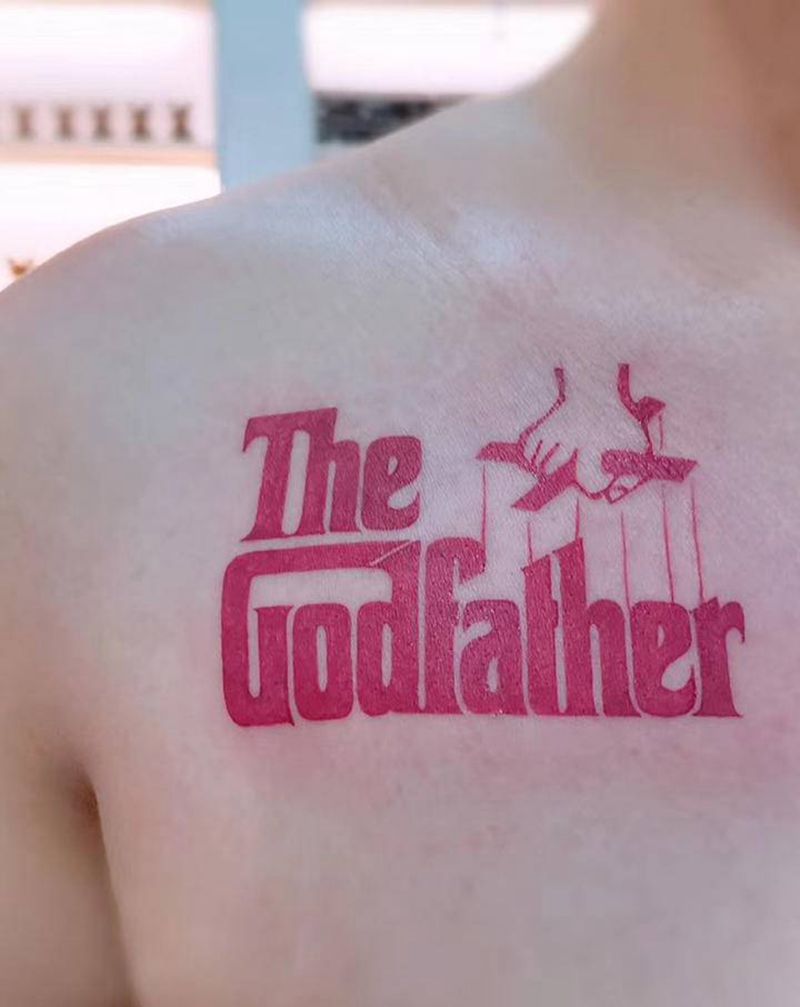 教父纹身图片_胸部New School纹身图案