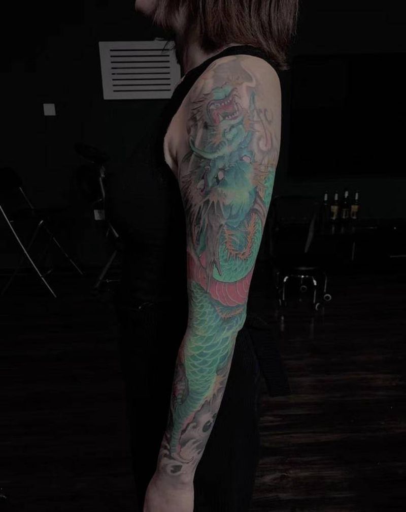 龙纹身图片_手臂新传统纹身图案